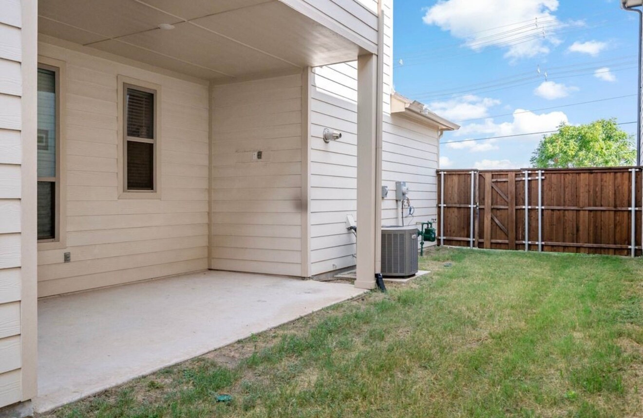 Building Photo - 4143 Runway Mews