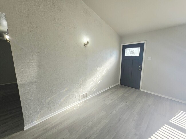 Building Photo - Garland 3 Bedroom, 2 Bath, 1 Car Garage Property That Has Been Completely Remodeled