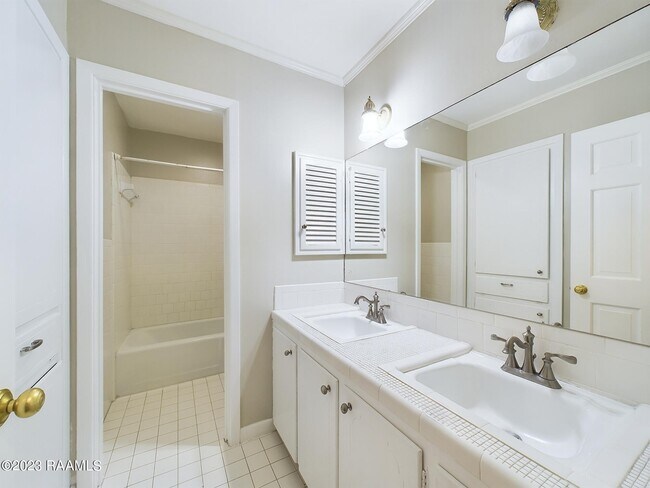 Building Photo - 232 Thibodeaux Dr