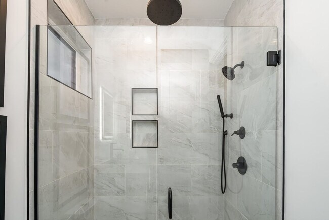 Building Photo - 48 Fern Ave