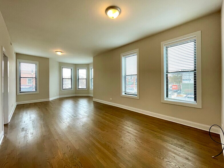 Building Photo - 3405 W Fullerton Ave