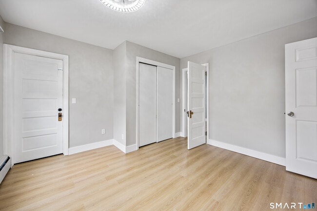 Building Photo - 87 Putnam St