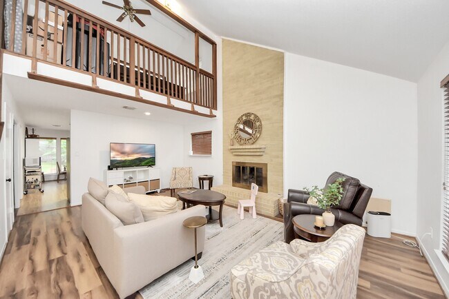 Building Photo - 18 N Deerfoot Cir