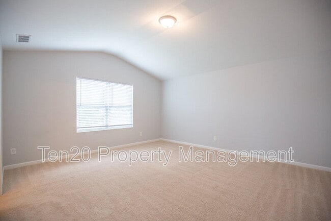 Building Photo - 316 Irish Ln