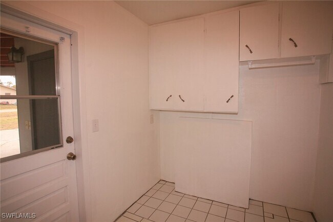 Building Photo - 289 Coral Dr