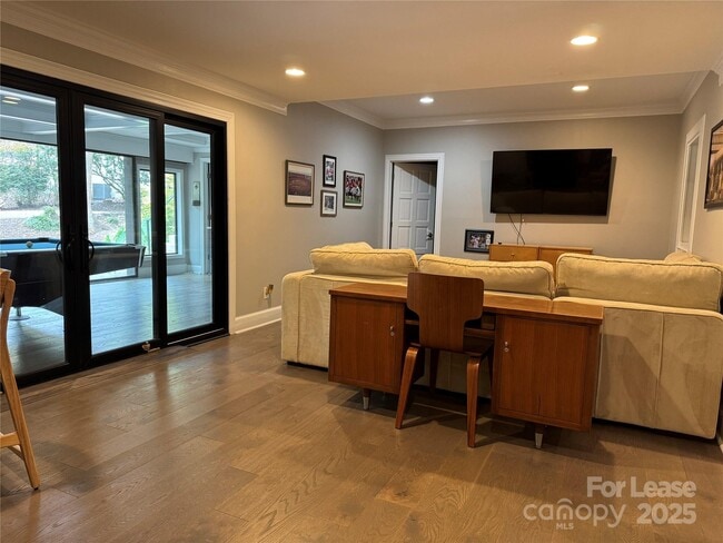 Building Photo - 210 Hargett Ct