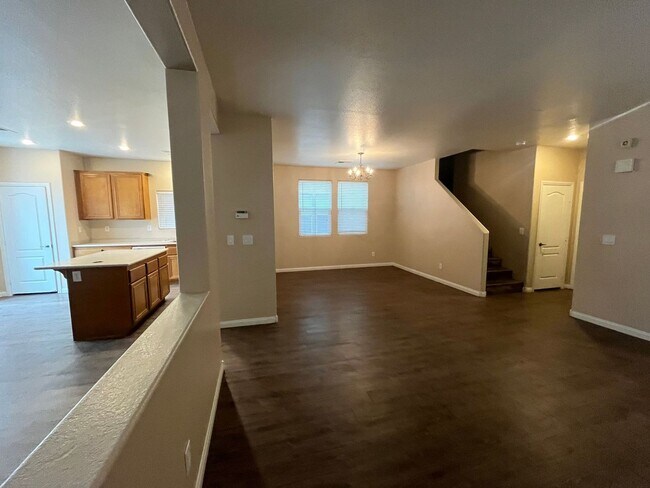 Building Photo - BEAUTIFUL 3 BEDROOM HOME IN THE VISTAS IN SUMMERLIN!