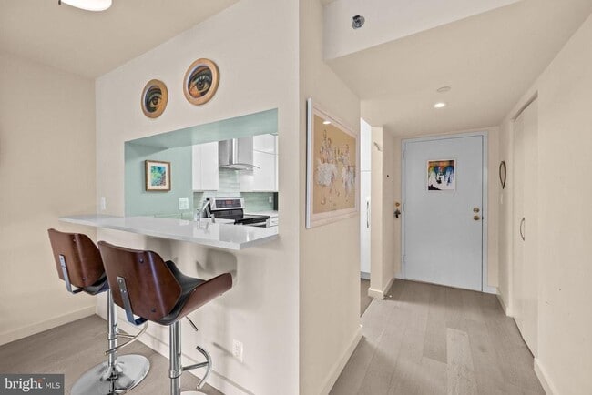 Building Photo - 1401 17th St NW