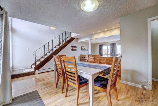 Building Photo - 1020 Lakeside Ct