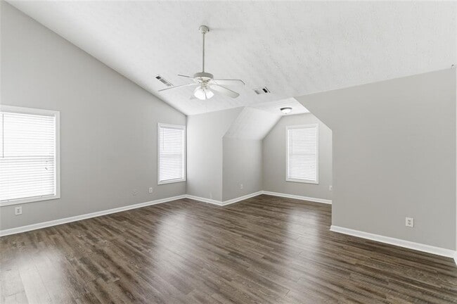 Building Photo - 1145 Grace Dr