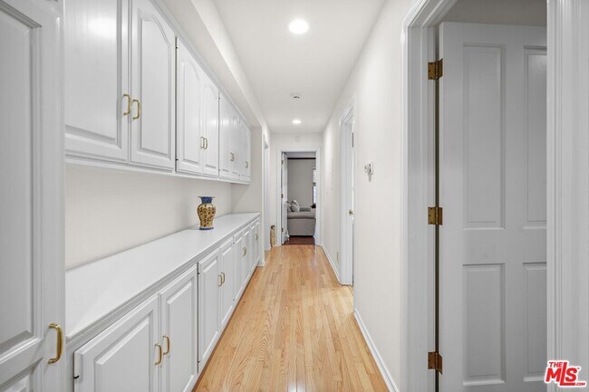 Building Photo - 4244 Avenida De La Encinal