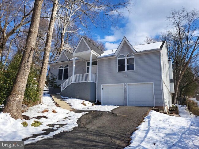 Building Photo - 3313 Moline Rd