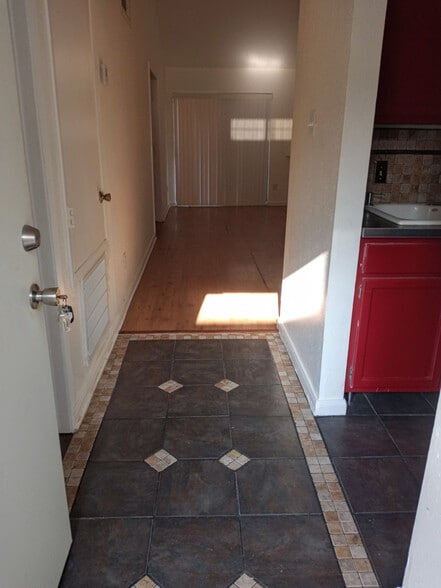 Building Photo - 10075 Westpark Dr