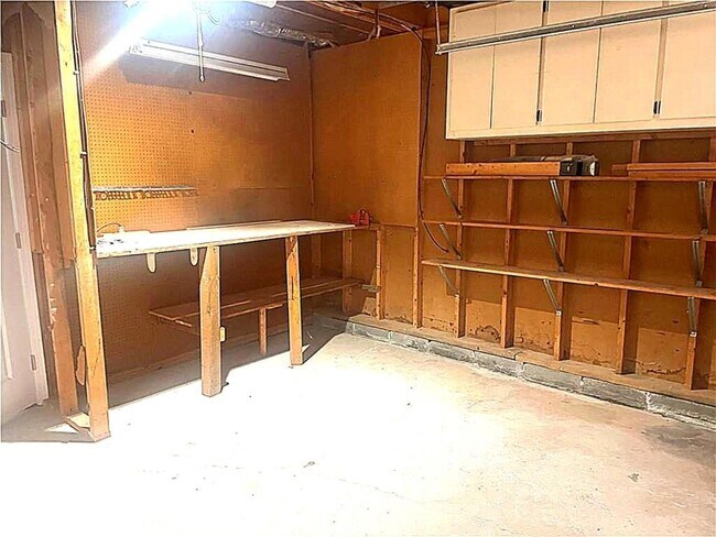 Building Photo - 3205 Brownlee Way