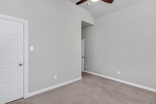 Building Photo - Harvest 1020