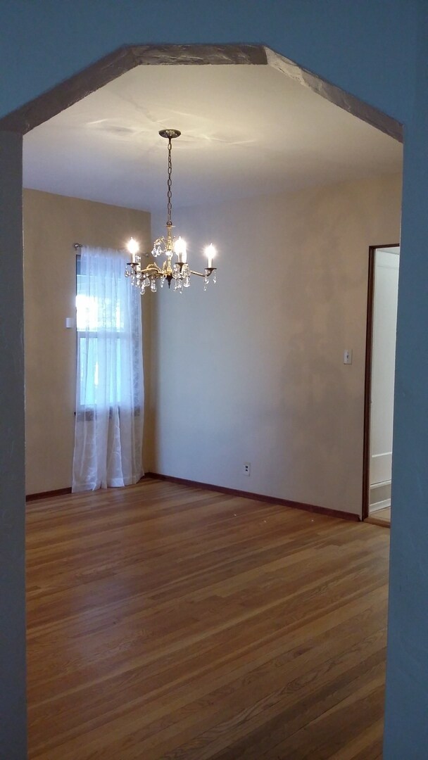 Building Photo - Occupied, do not disturb tenants. Barge-Chestnut Historic District Craftsman 2br 2ba home, with a...