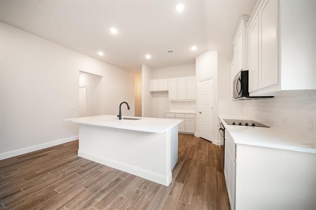 Building Photo - 618 Kyle Dr