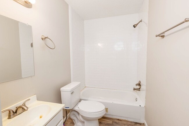 Building Photo - 3 Bedroom/2 Bath in Birmingham