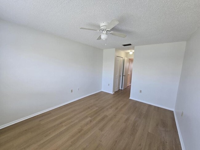 Building Photo - 2955 Stillwell Ct