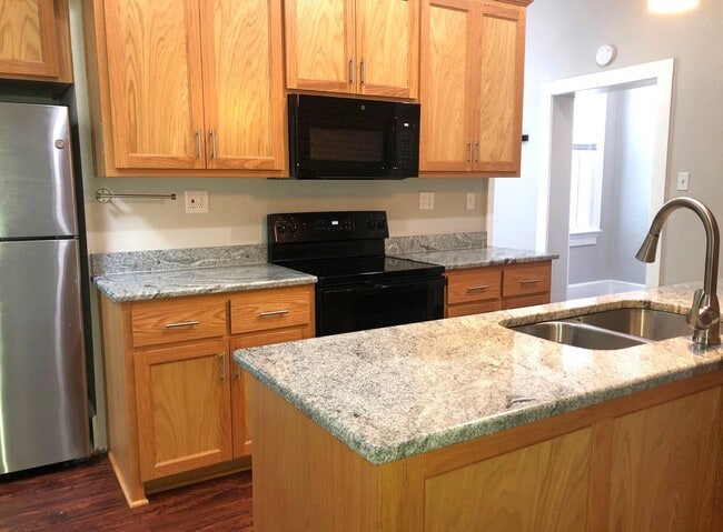 Building Photo - COMING SOON!! Historic 4 Bed, 2 Bath House