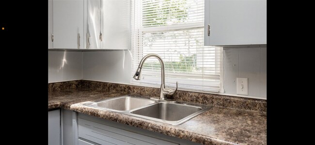 Building Photo - 2538 Indiana St SW