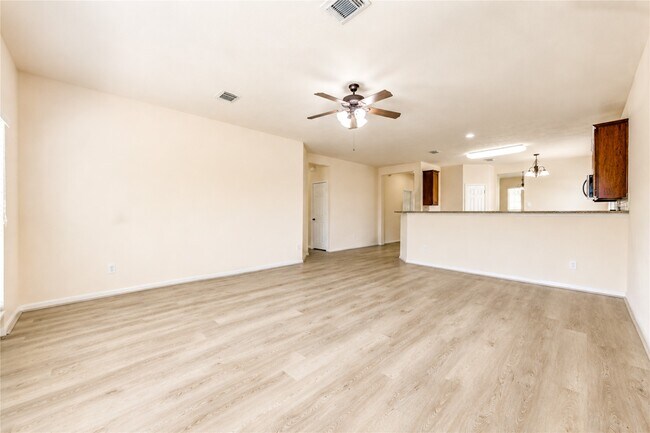 Building Photo - 7419 Sabinal Creek Dr
