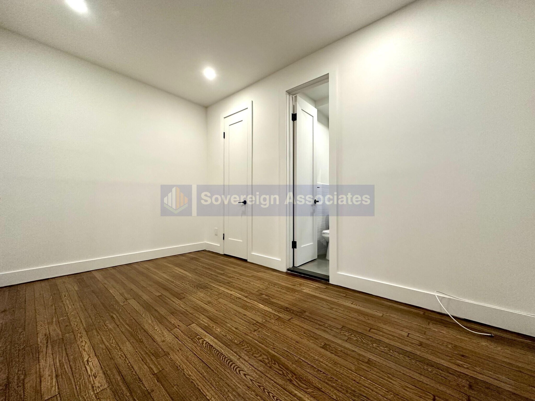 Building Photo - 45 Tiemann Pl