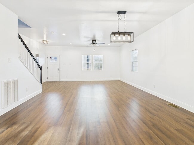 Building Photo - 3313 Tuxedo Blvd
