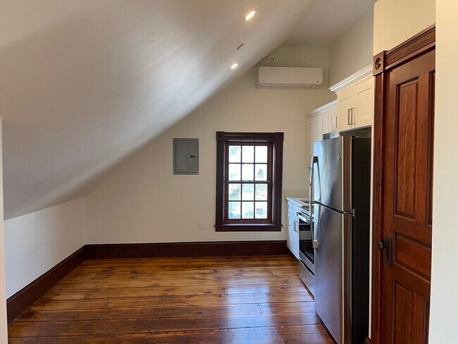 Building Photo - 41 Summer St