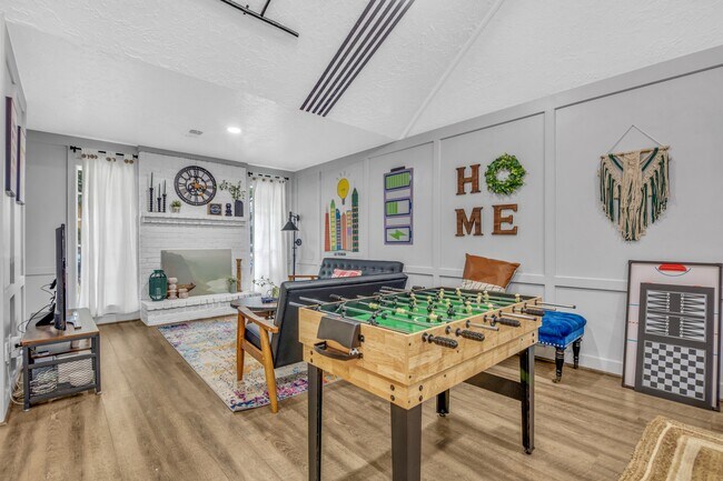 Building Photo - 13330 Trompilla Ln