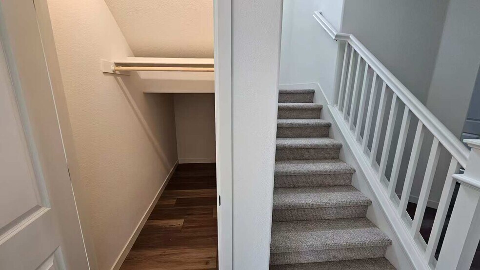 Building Photo - 10287 Garmont Way