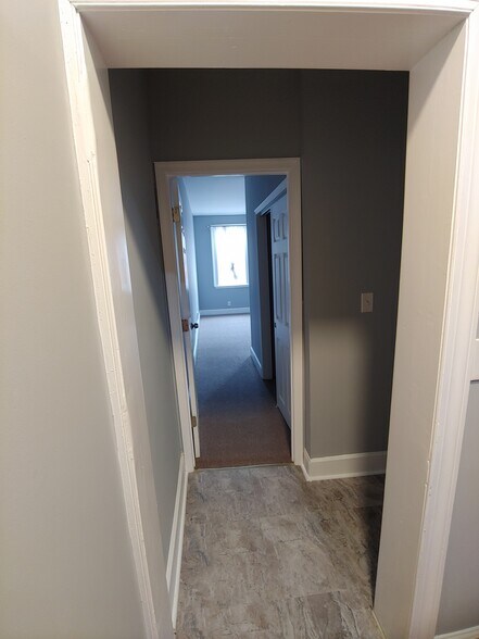 Building Photo - 33 S Calhoun St