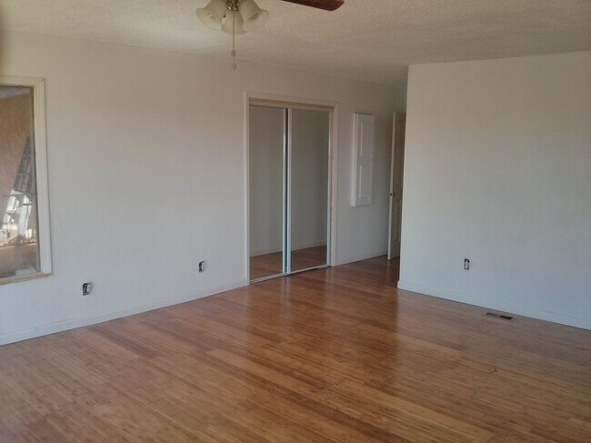 Building Photo - 5836 Alta Vista Dr