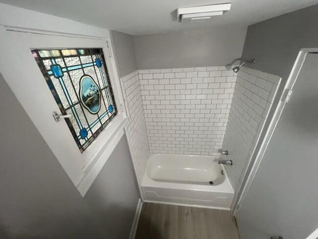 Building Photo - 1661 Belasco Ave