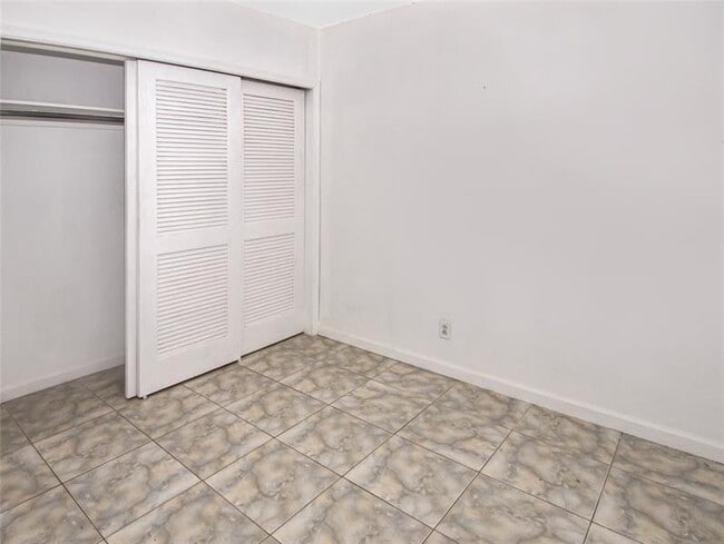 Building Photo - 2361 NE 10th St