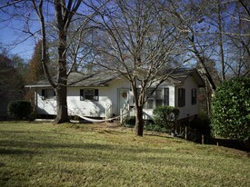 Building Photo - 3051 Brookfield Dr