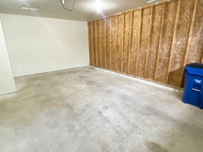 Building Photo - 2-Bedroom, 1-Bath Ranch Style Home - ADA Compliant, Hardwood Floors, & Fenced-In Yard