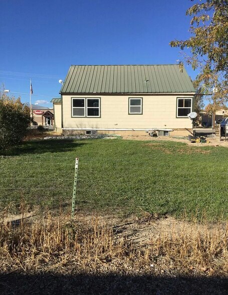 Building Photo - 309 Lake St