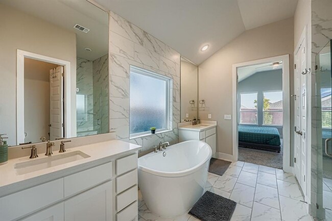 Building Photo - 9800 Grapevine Leaf Dr