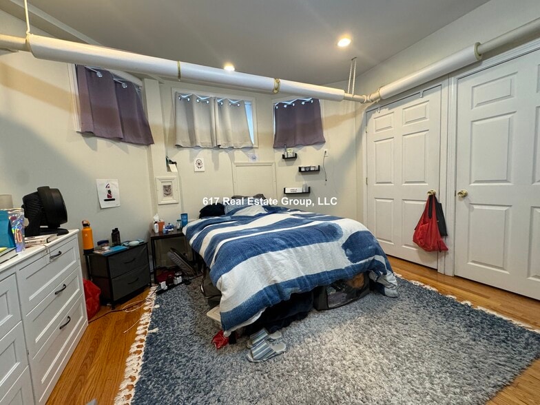 Building Photo - 18 Euston St