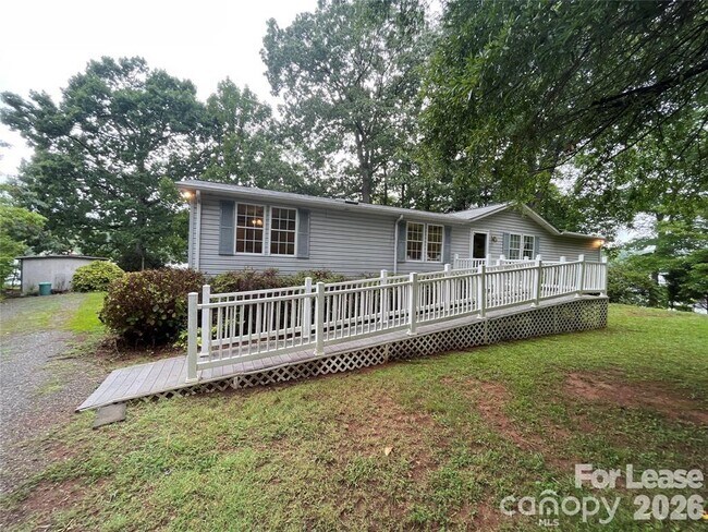 Building Photo - 447 Kemp Rd