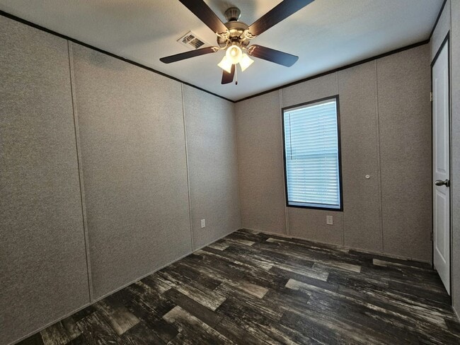 Building Photo - 1041 Myakka Dr