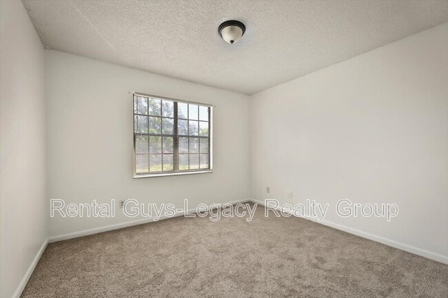 Building Photo - 803 Kettering Way
