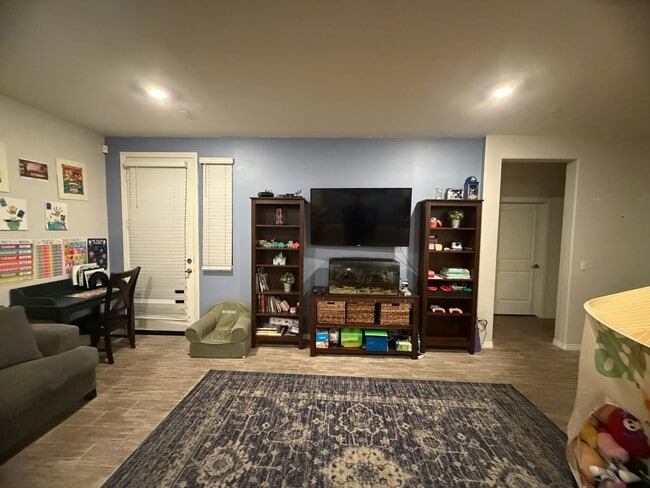 Building Photo - 7084 Vernazza Pl