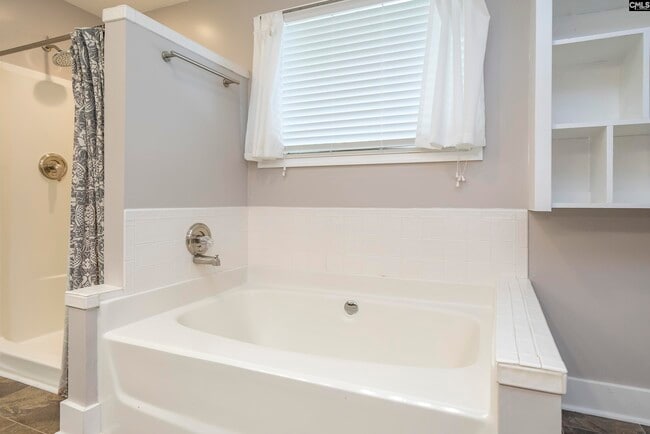 Building Photo - 105 Brook Trout Ct