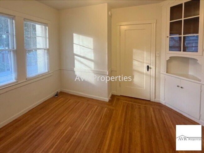 Building Photo - Historic studio near downtown Livermore and Library