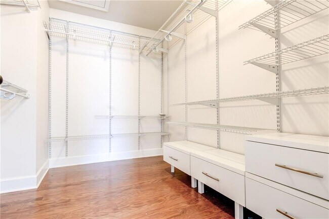 Building Photo - 3304 Ferncliff Ct