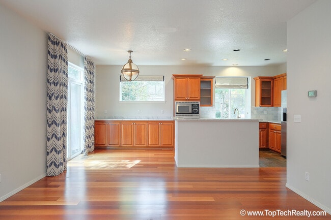 Building Photo - Lovely 4 Bedroom | 2.5 Bathroom | Corner Lot Single Family Home | In Beautiful Orenco Gardens Com...