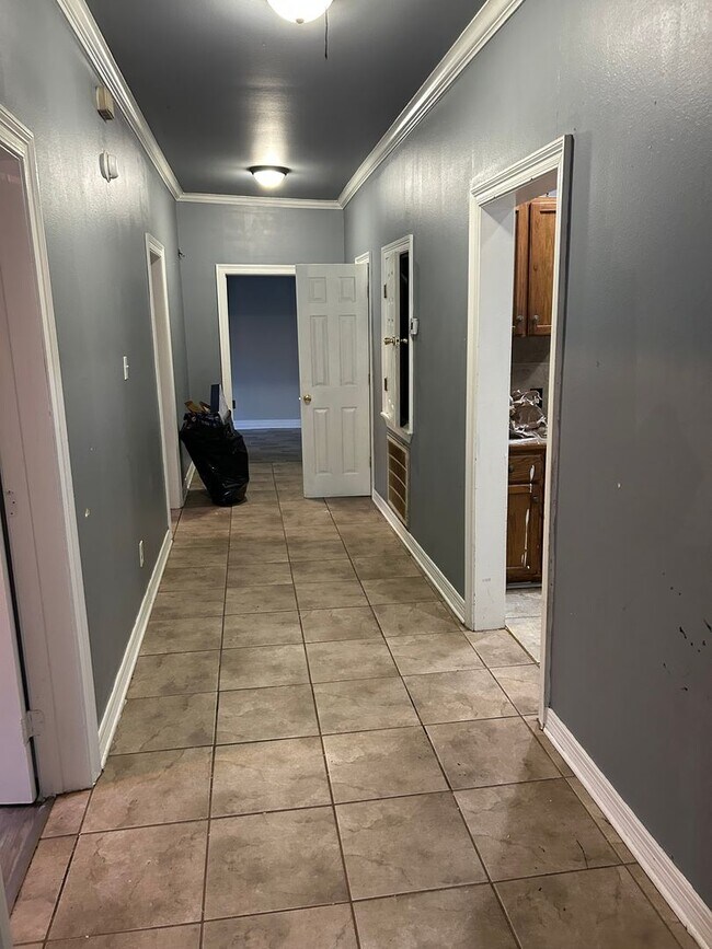 Building Photo - 1944 Milam St