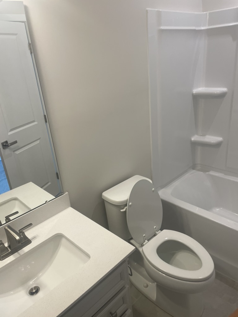 3rd floor ensuite - 132 Millsbee Ln